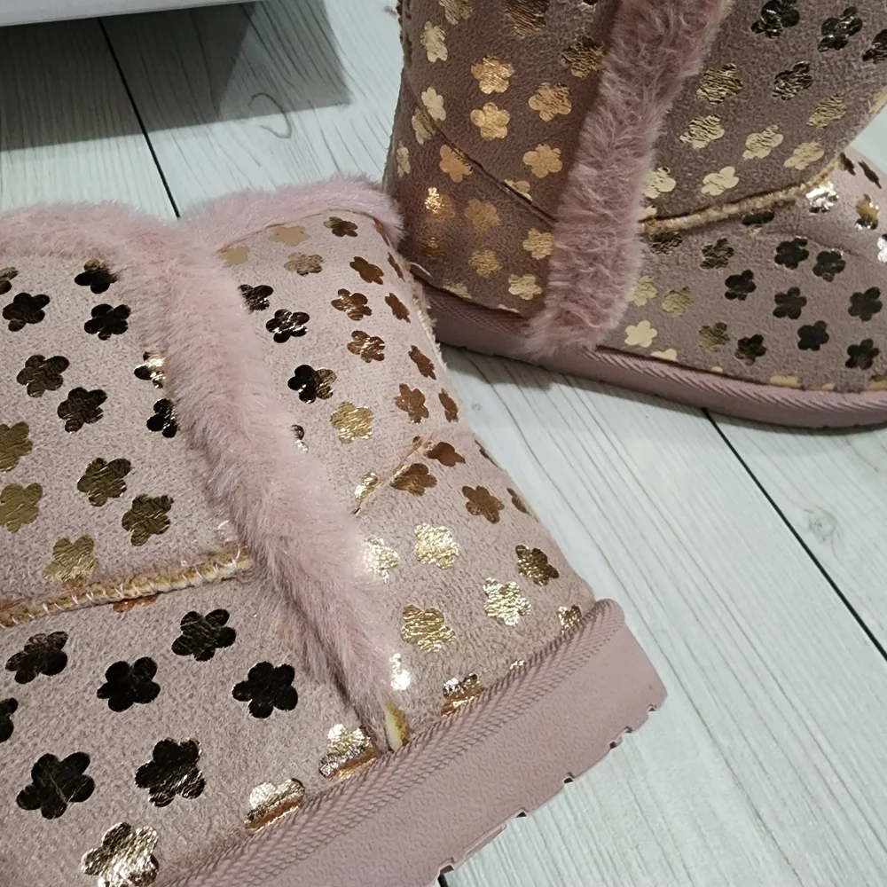 Olivia Miller Girls Pink Flower Slipper Boots NWT Size 3 Size 4